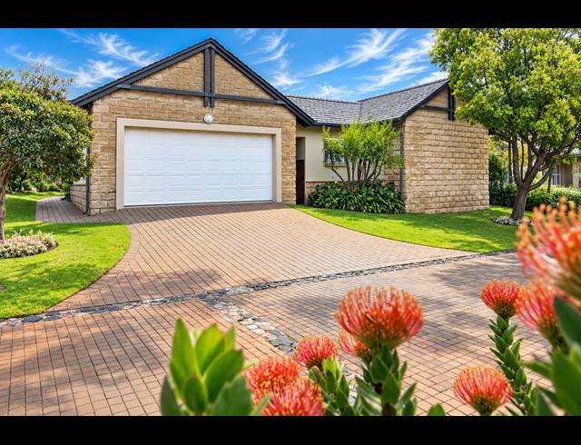 2 BEDROOM RETIREMENT UNIT FOR SALE IN WATERFALL HILLS MATURE LIFESTYLE ESTATE